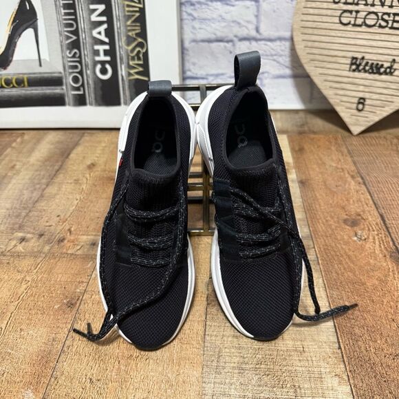 New On Cloud Cloudeasy women’s running sneaker black size 7 - Picture 3 of 10